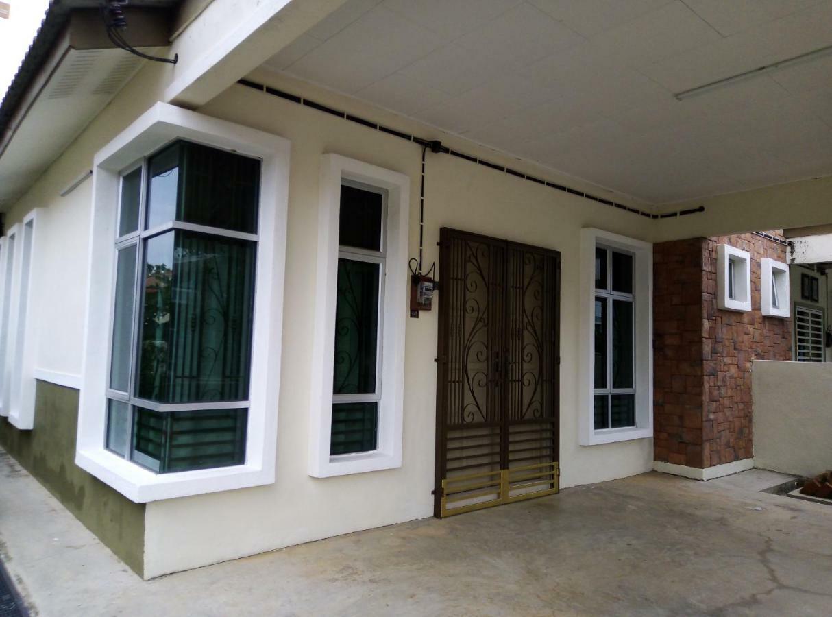 Muslim 2 Stay Malacca Exterior photo